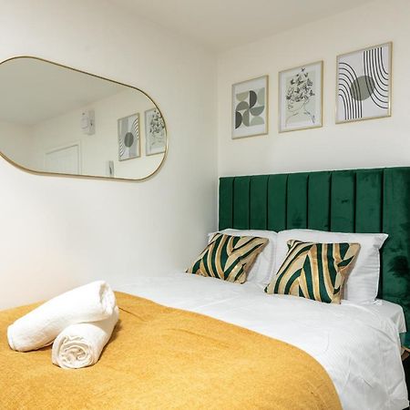 Exquisite Cardiff Apartments- With Garden Lounge & Games Room ภายนอก รูปภาพ