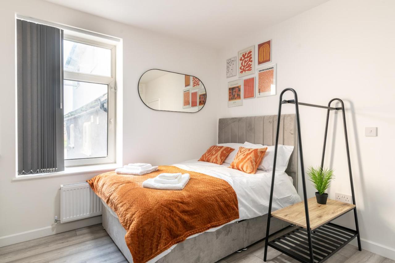 Exquisite Cardiff Apartments- With Garden Lounge & Games Room ภายนอก รูปภาพ