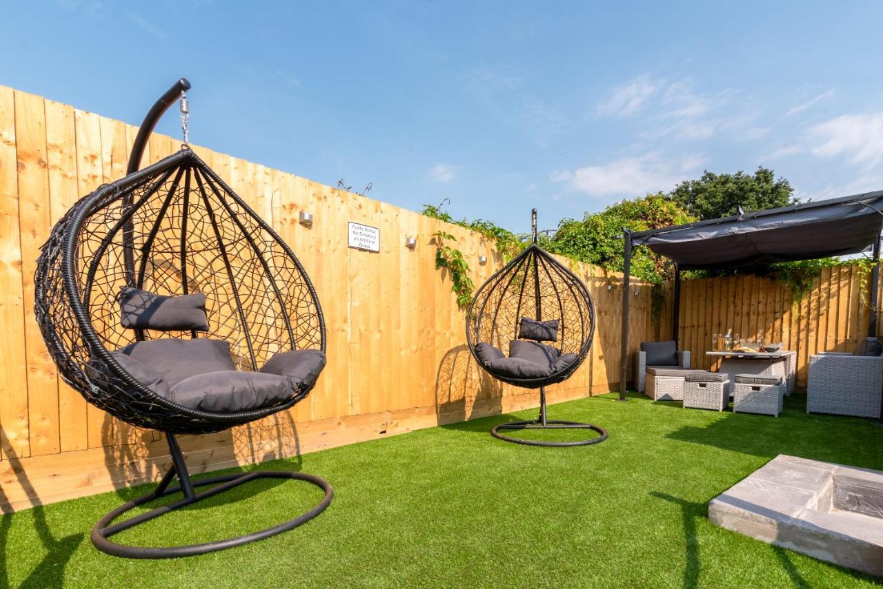 Exquisite Cardiff Apartments- With Garden Lounge & Games Room ภายนอก รูปภาพ