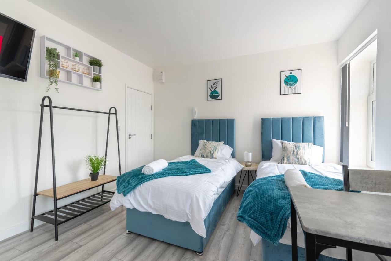 Exquisite Cardiff Apartments- With Garden Lounge & Games Room ภายนอก รูปภาพ