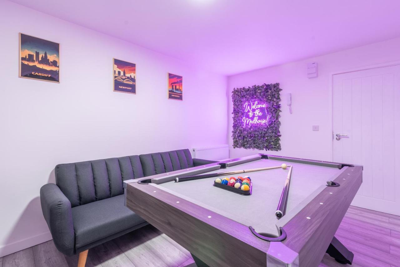 Exquisite Cardiff Apartments- With Garden Lounge & Games Room ภายนอก รูปภาพ