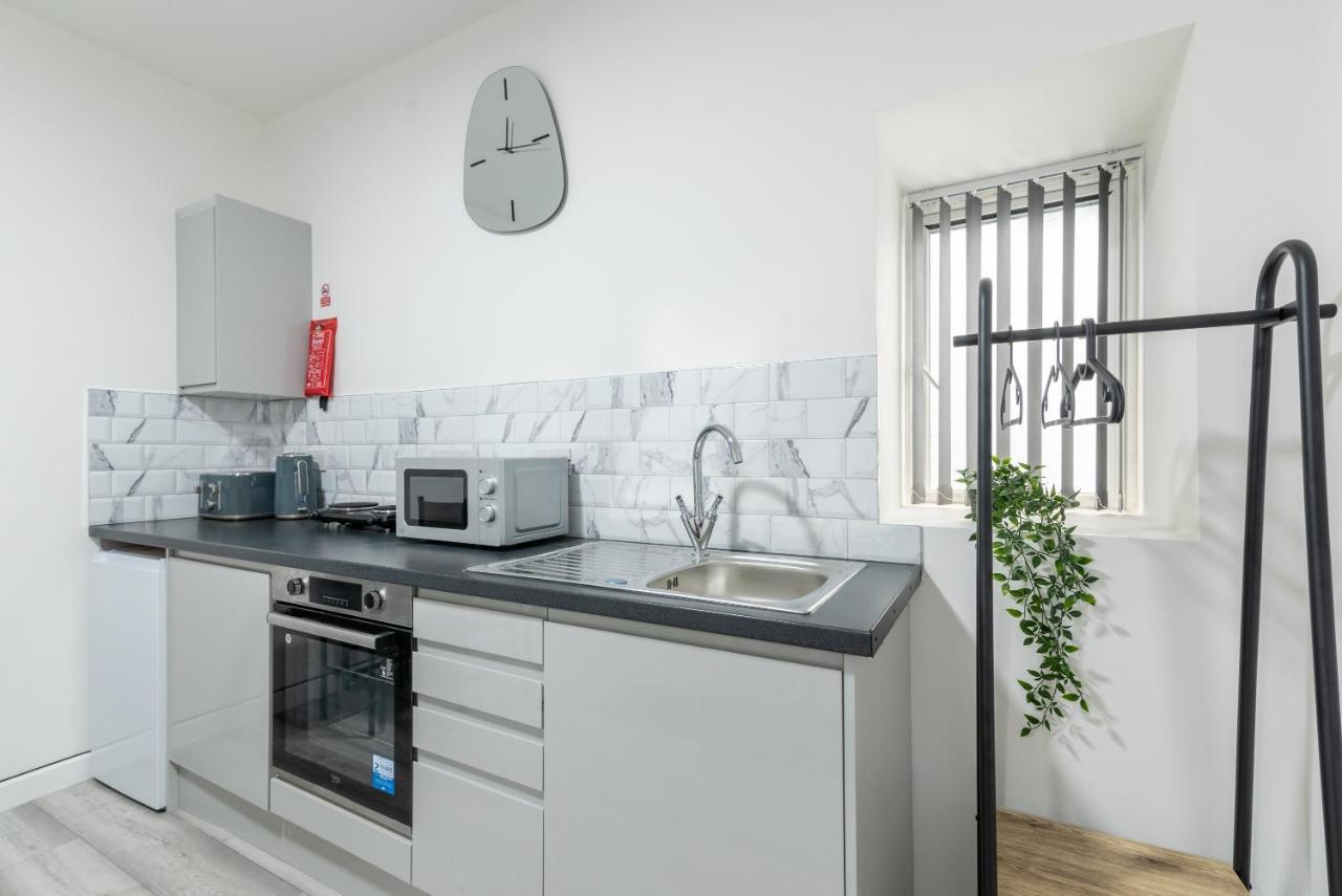 Exquisite Cardiff Apartments- With Garden Lounge & Games Room ภายนอก รูปภาพ