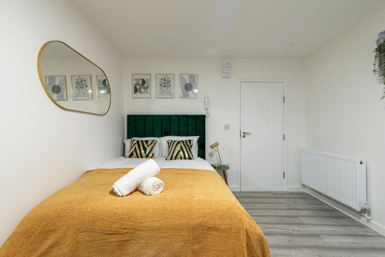Exquisite Cardiff Apartments- With Garden Lounge & Games Room ภายนอก รูปภาพ