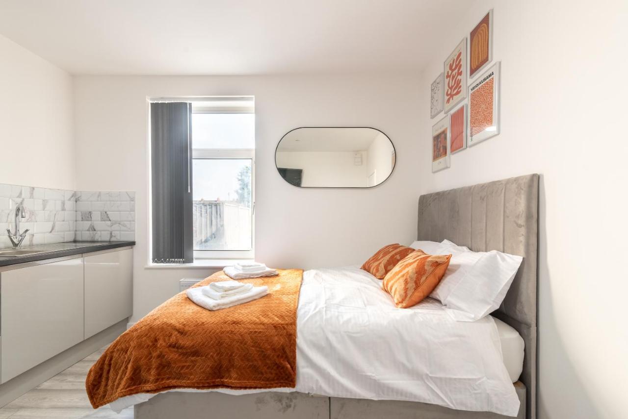 Exquisite Cardiff Apartments- With Garden Lounge & Games Room ภายนอก รูปภาพ