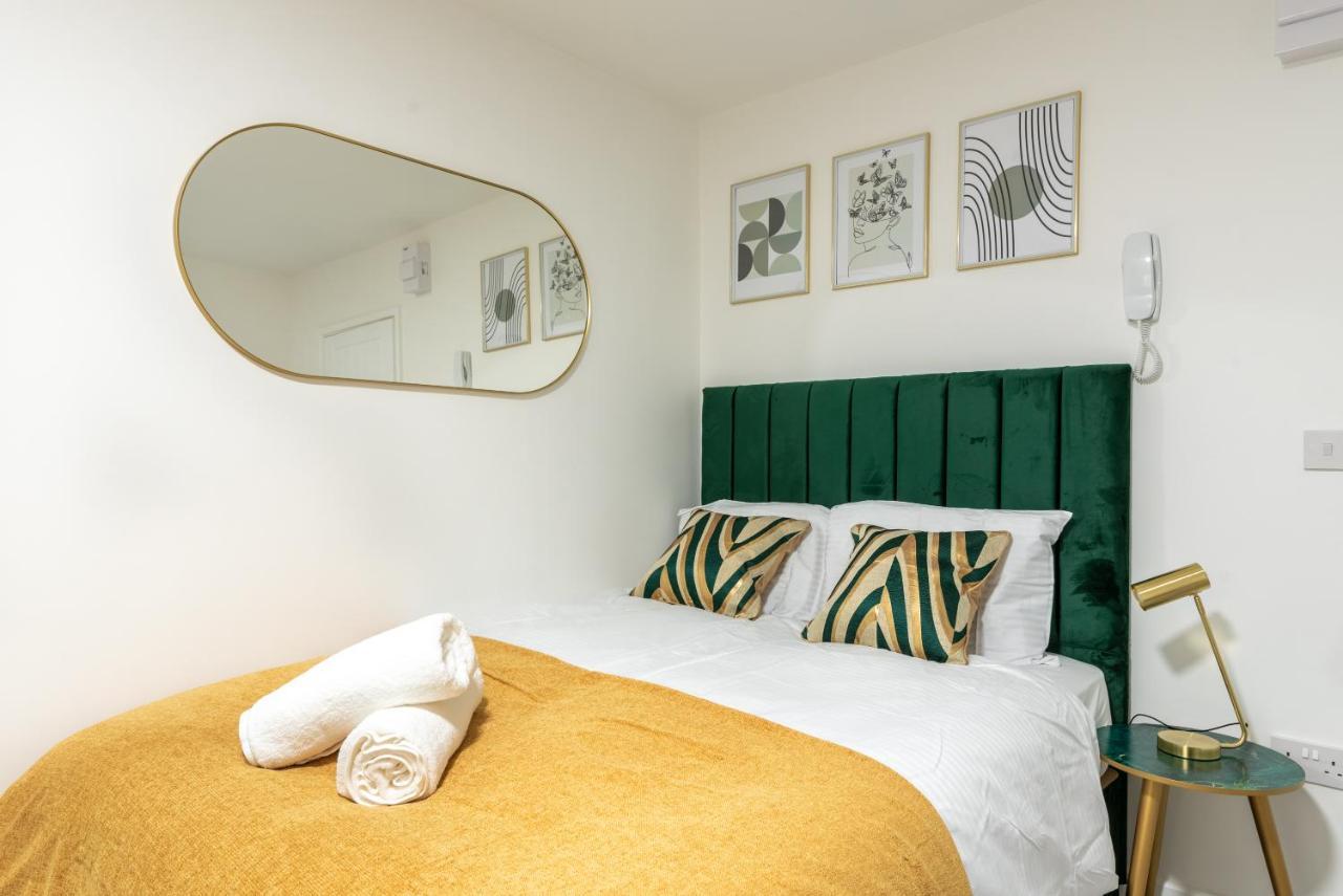 Exquisite Cardiff Apartments- With Garden Lounge & Games Room ภายนอก รูปภาพ