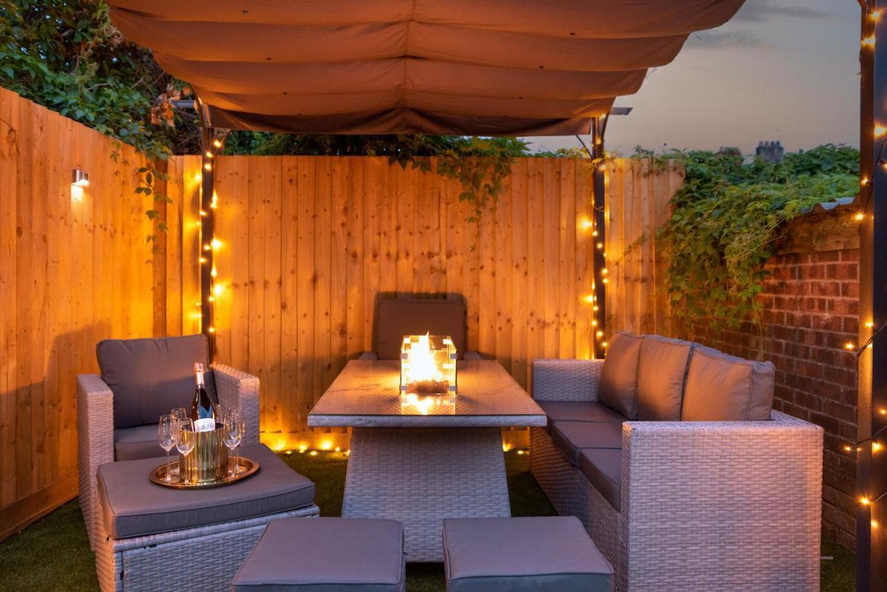 Exquisite Cardiff Apartments- With Garden Lounge & Games Room ภายนอก รูปภาพ