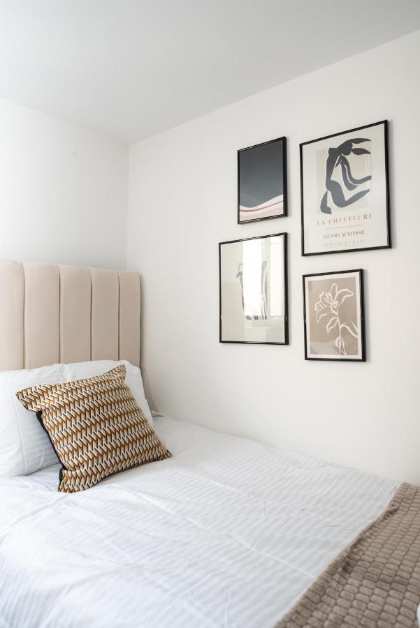 Exquisite Cardiff Apartments- With Garden Lounge & Games Room ภายนอก รูปภาพ