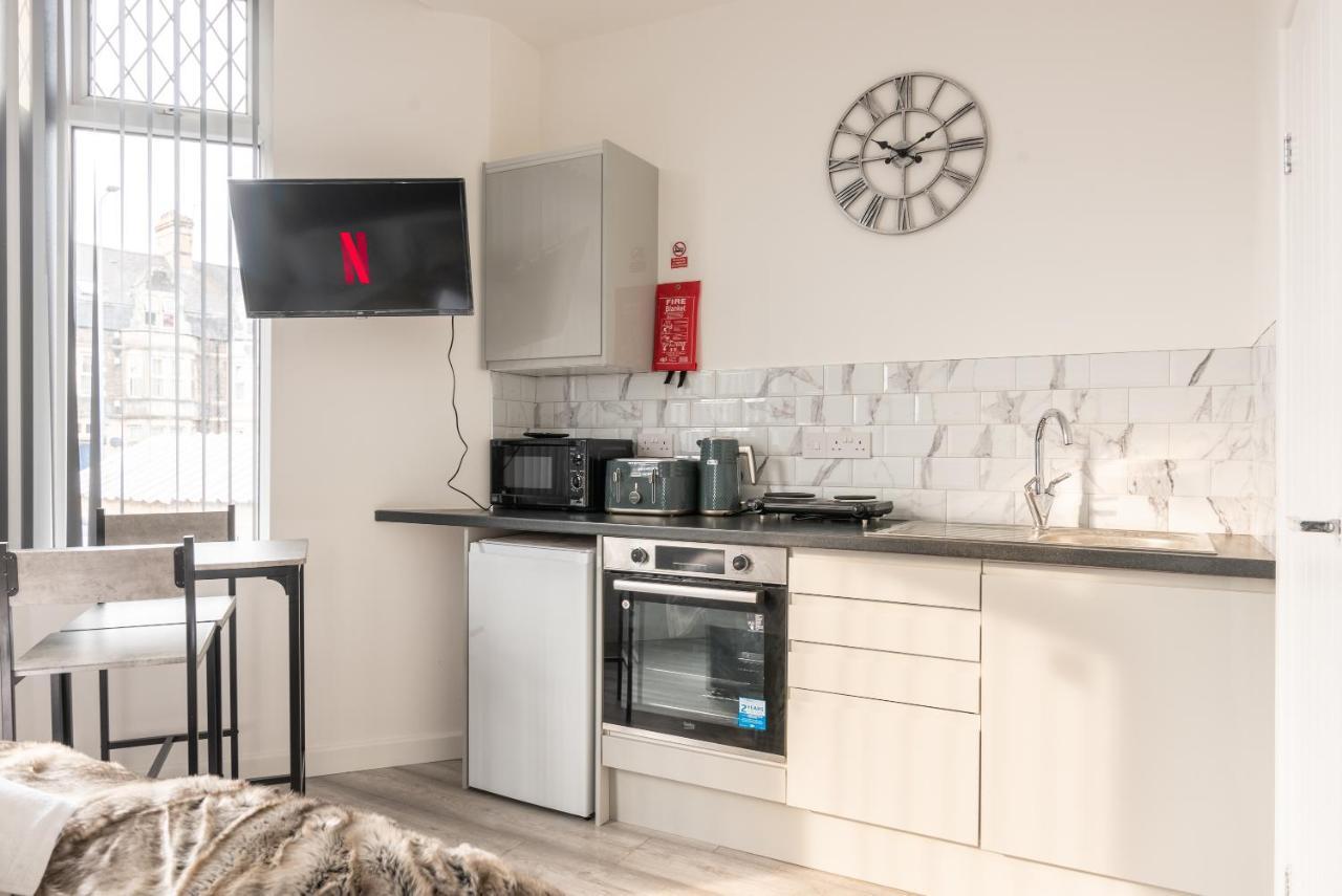 Exquisite Cardiff Apartments- With Garden Lounge & Games Room ภายนอก รูปภาพ