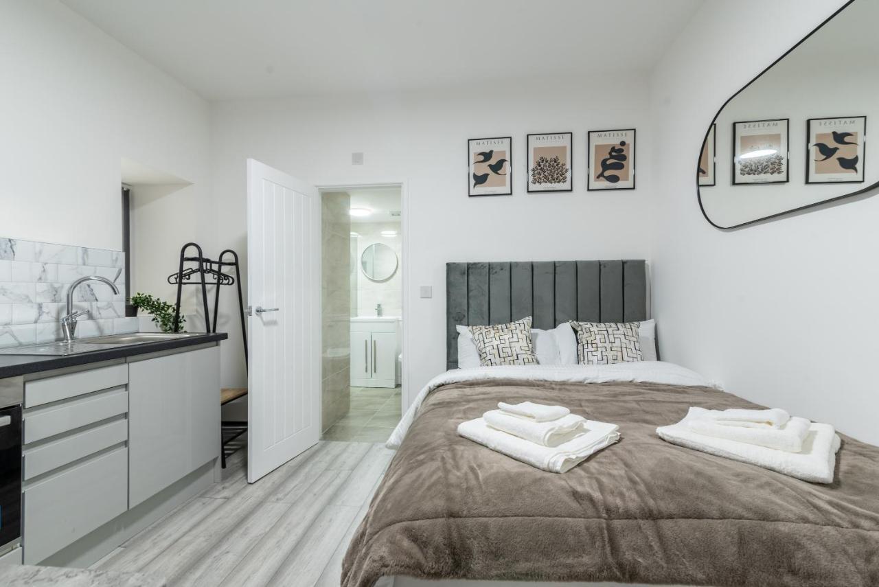 Exquisite Cardiff Apartments- With Garden Lounge & Games Room ภายนอก รูปภาพ