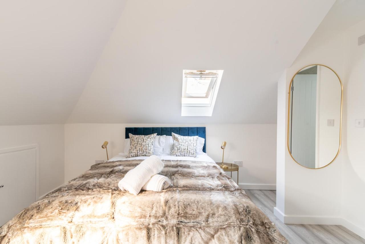Exquisite Cardiff Apartments- With Garden Lounge & Games Room ภายนอก รูปภาพ